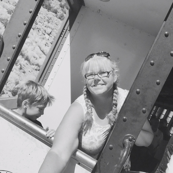 Meet your Posher, Kimberly - Picture 8 of 8